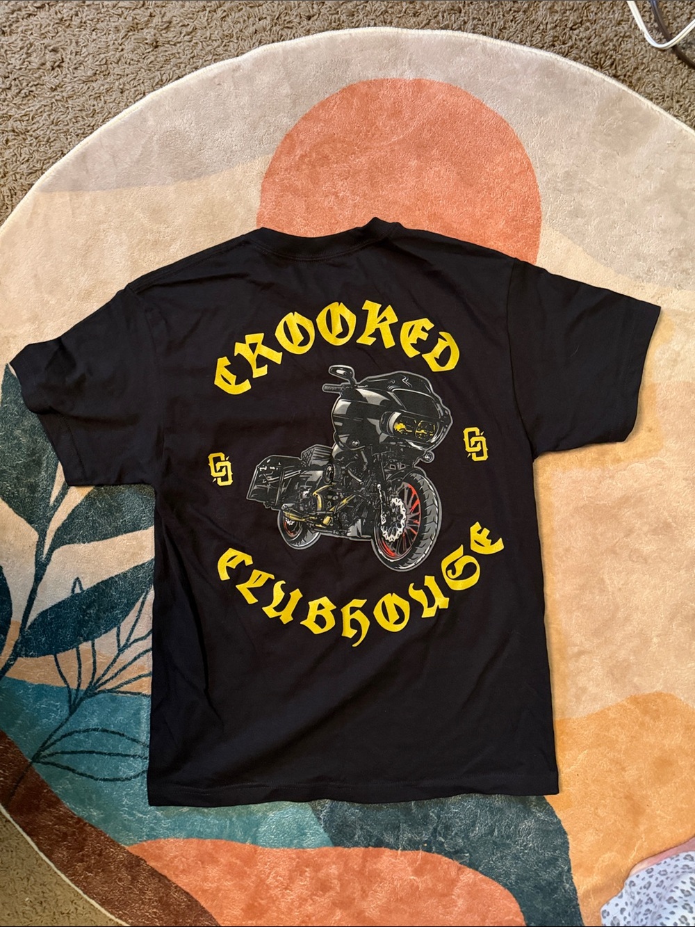 CC graphic Tee (like new)